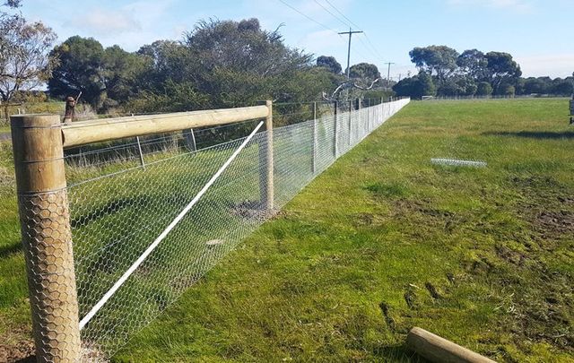 Rural Fencing – R & M Rural & Equine Fencing Geelong