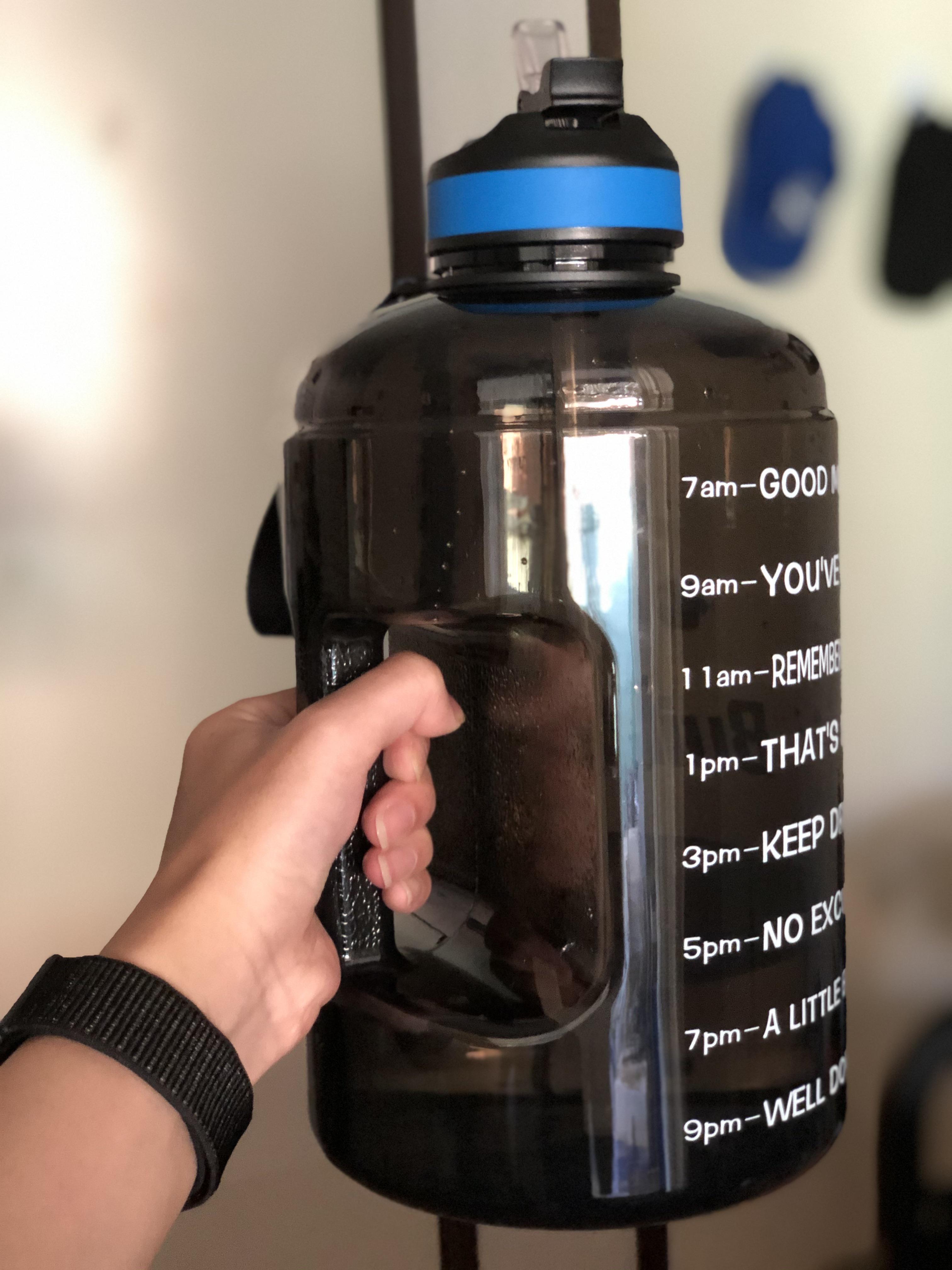My 1 gallon (3.8 Litres) water bottle has arrived. Stay hydrated homies :  r/HydroHomies